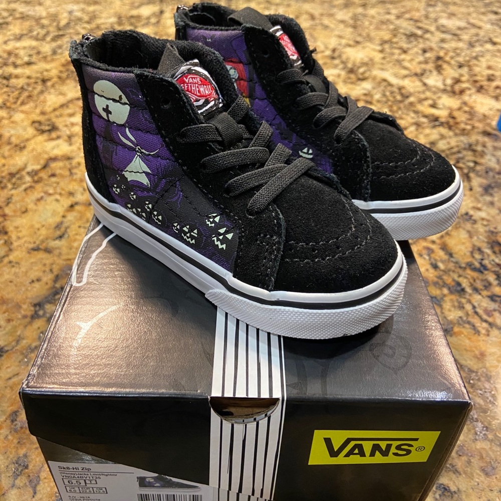 Toddler vans nightmare before Christmas